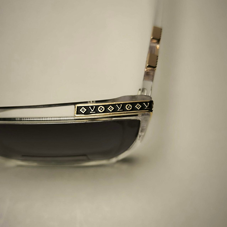 عینک آفتابی کائوچو زنانه BVLGARI کد 8036