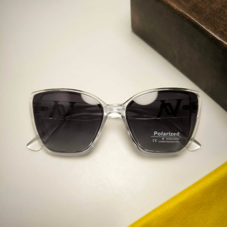 عینک آفتابی پلاریزه زنانه VALENTINO کد 8028