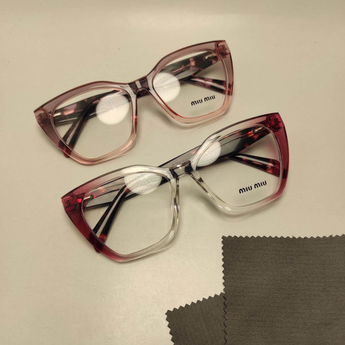 عینک طبی زنانه کائوچو اسیتیت برند MIU MUI کد 81905