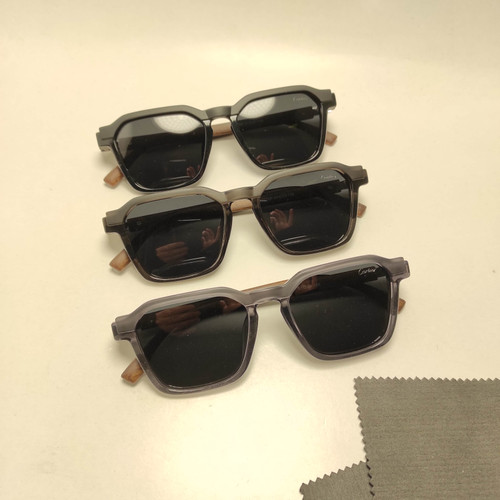 عینک آفتابی دسته چوب CARTIER کد 2525